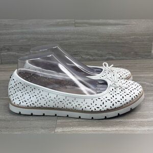 White Mountain Delgado Perforated Slip On Flats Womens Size 10